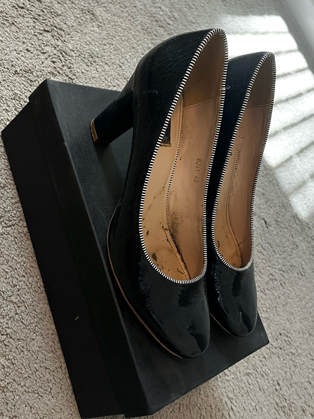 Black Patent Round-Toe High Heels with Contrast Trim